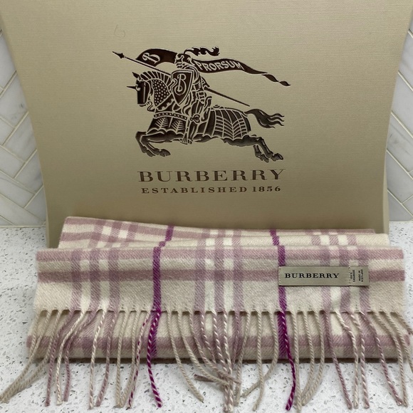 ❌SOLD❌Burberry Cashmere Classic Check Scarf Pink - Picture 8 of 9